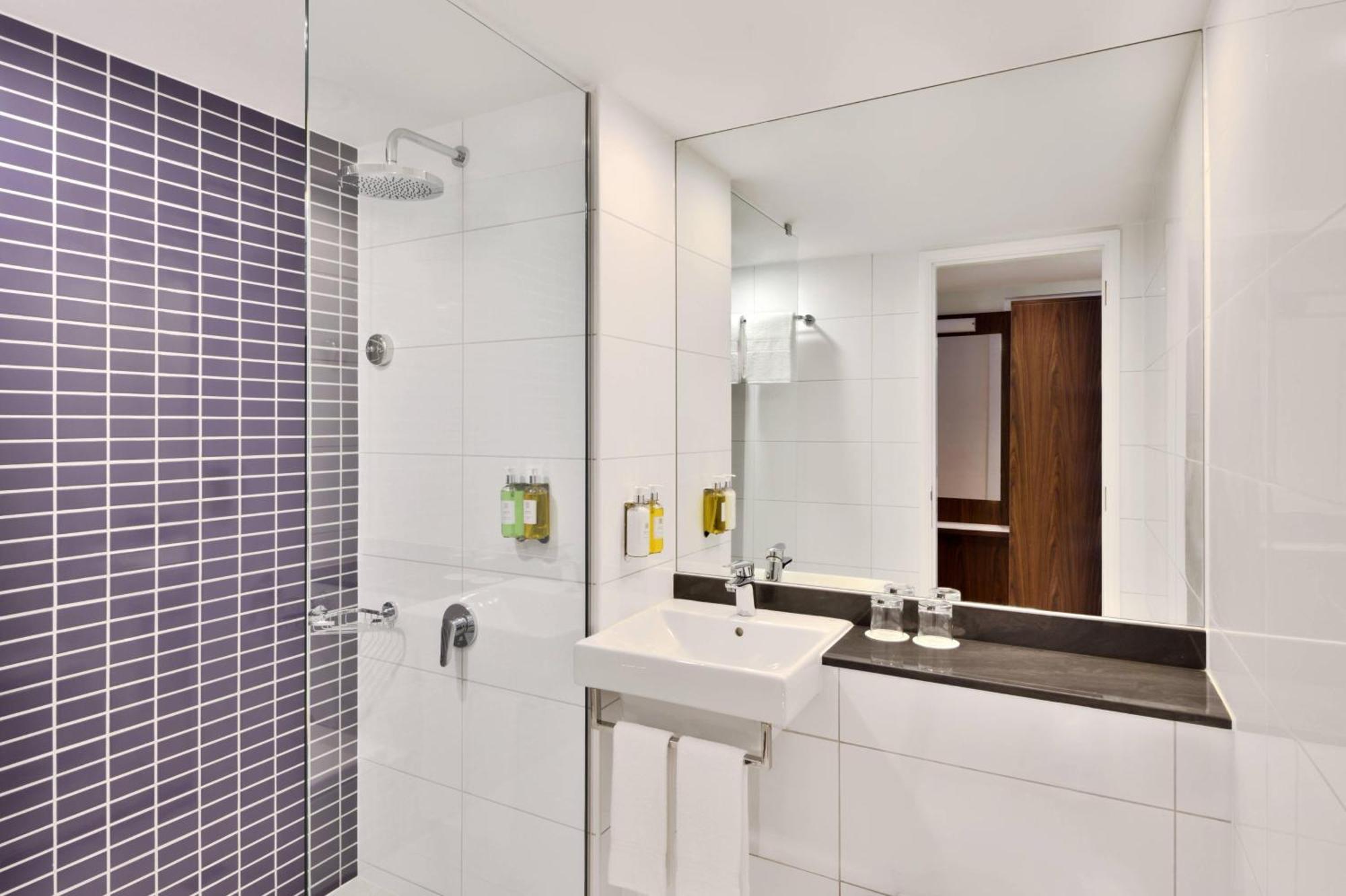 Hotel Fairfield By Marriott Chennai Omr Esterno foto